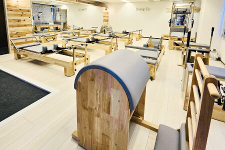 Bump Up Pilates 大山店の内観1